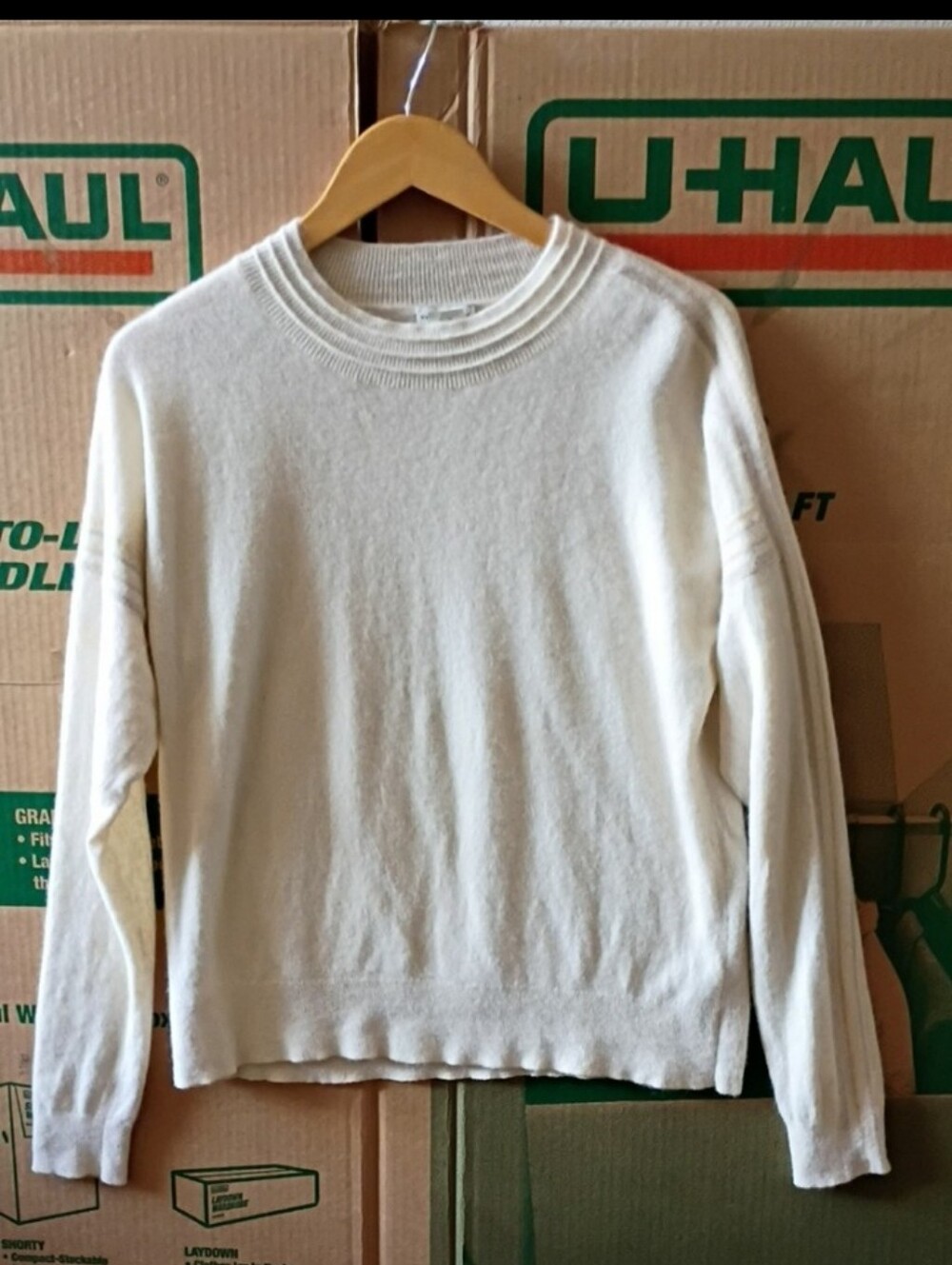 Cashmere By Club Monaco Crew Neck Striped Shoulder Sleeve Sweater sz M